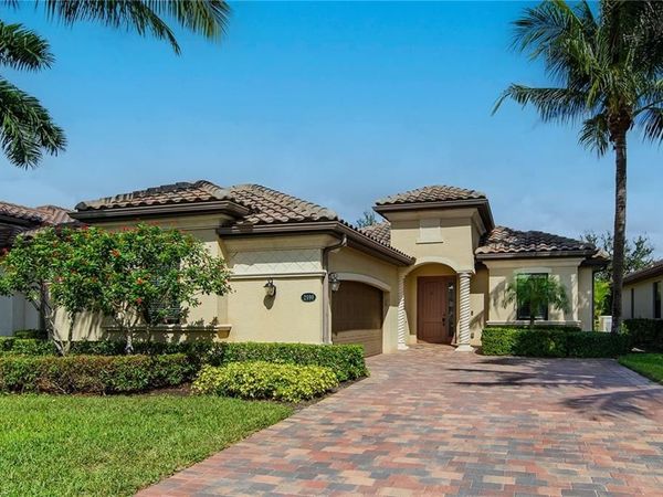 2990 Aviamar CIR, NAPLES, FL 34114