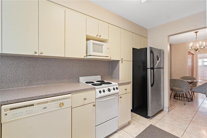 161 NE 10th Avenue, Unit 3B, Hallandale Beach, FL 33009 Photo
