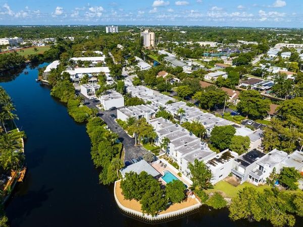 658 Kensington Pl, Unit 11B, Wilton Manors, FL 33305