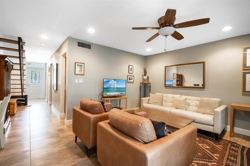 658 Kensington Place, Unit 11B, Wilton Manors, FL 33305 Photo