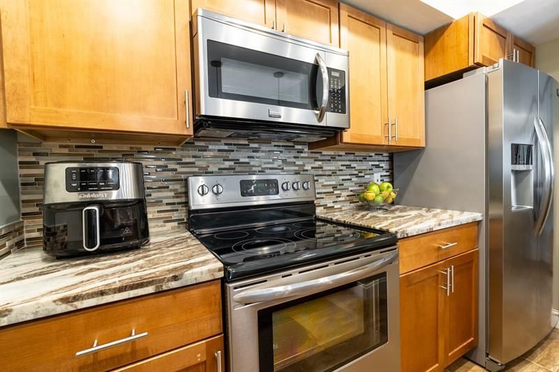 658 Kensington Place, Unit 11B, Wilton Manors, FL 33305 Photo