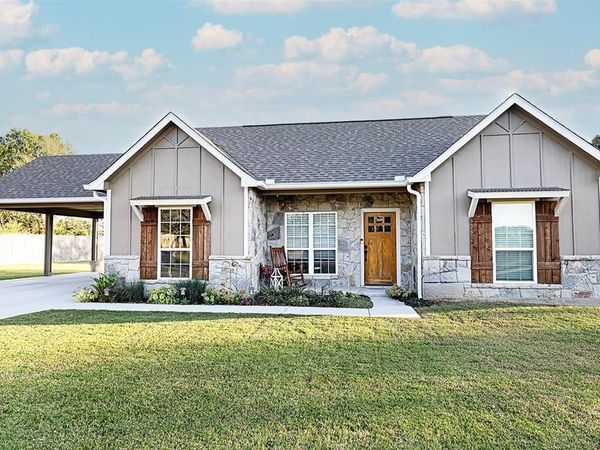 305 Main Street, Montague, TX 76251