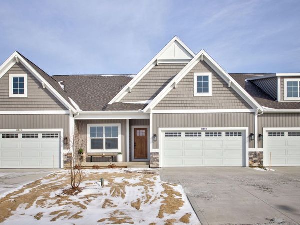 11909 Smithfield Drive, Holland, MI 49424