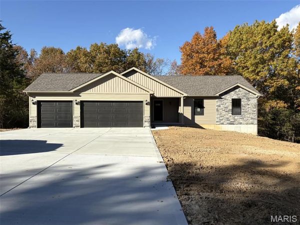 25156 Woodridge Drive, Warrenton, MO 63383