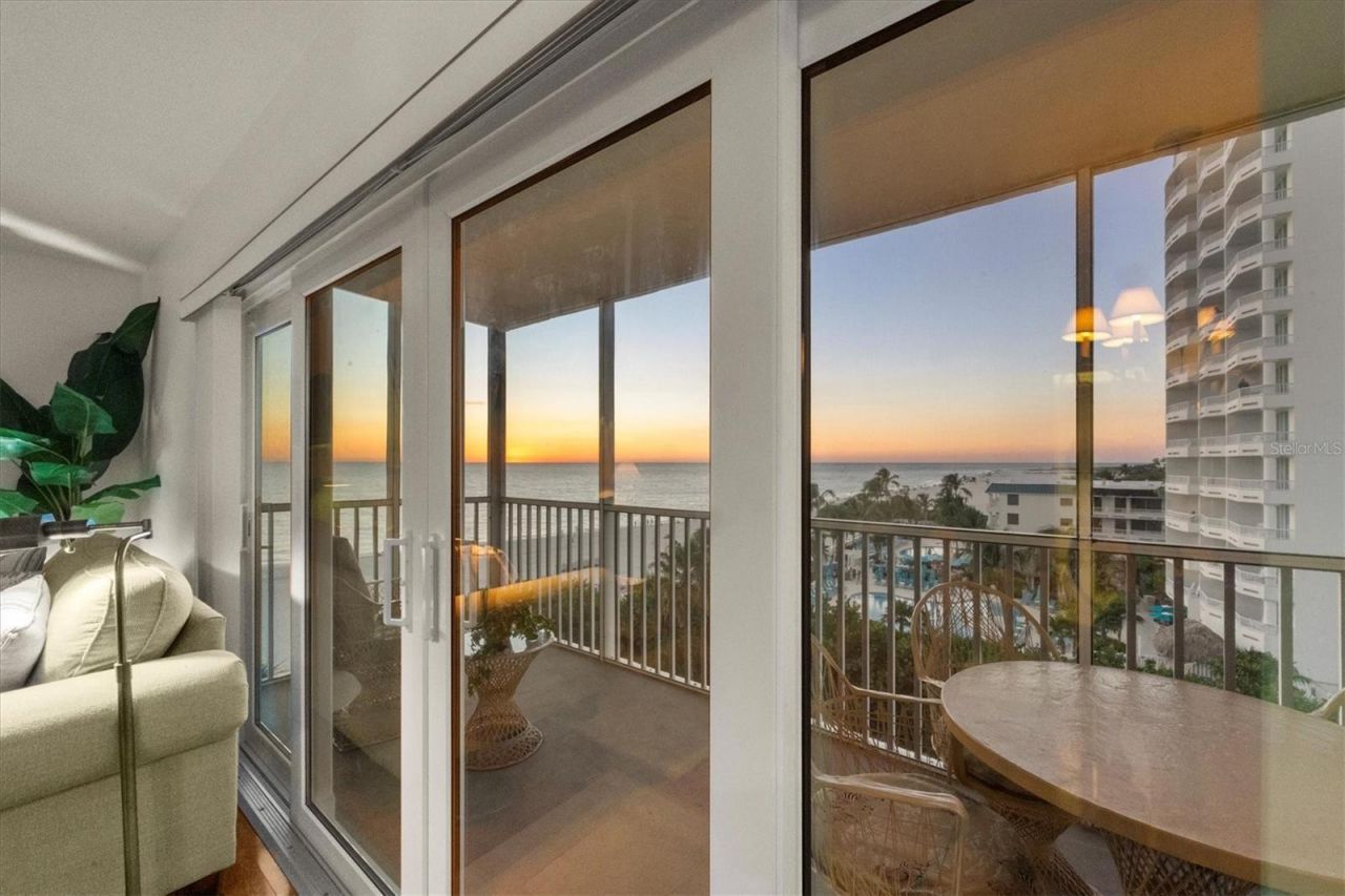 800 Benjamin Franklin Drive, Unit 607, Sarasota, FL 34236 Photo