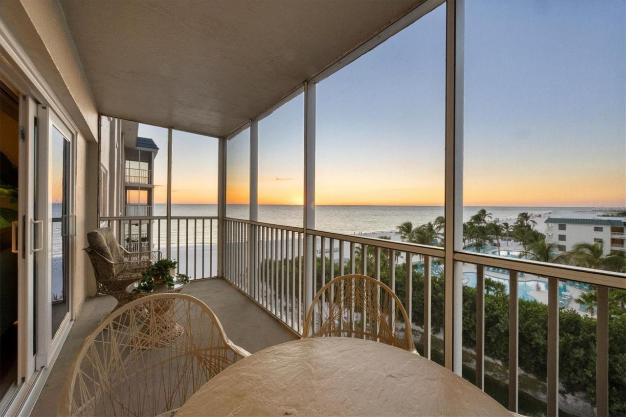 800 Benjamin Franklin Drive, Unit 607, Sarasota, FL 34236 Photo