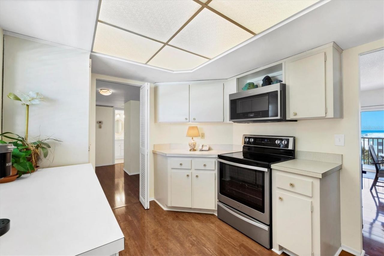 800 Benjamin Franklin Drive, Unit 607, Sarasota, FL 34236 Photo