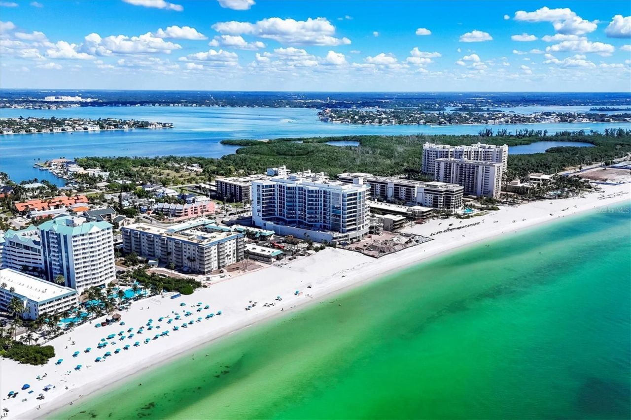 800 Benjamin Franklin Drive, Unit 607, Sarasota, FL 34236 Photo