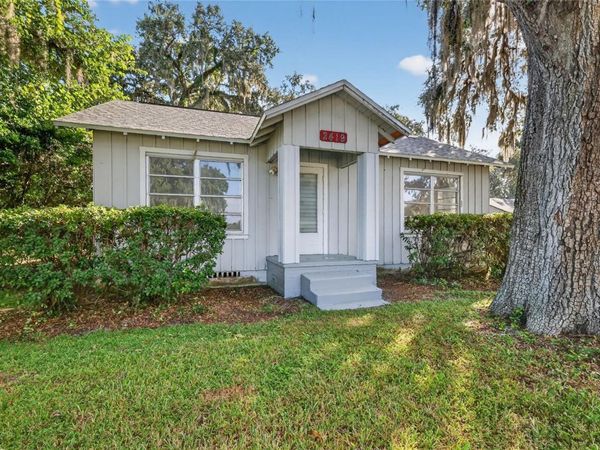 2419 W MAIN STREET, LEESBURG, FL 34748