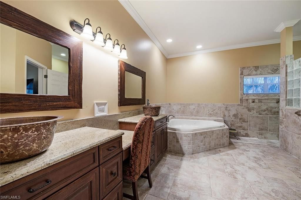 5070 Palmetto Woods Dr, Naples, FL 34119 Photo