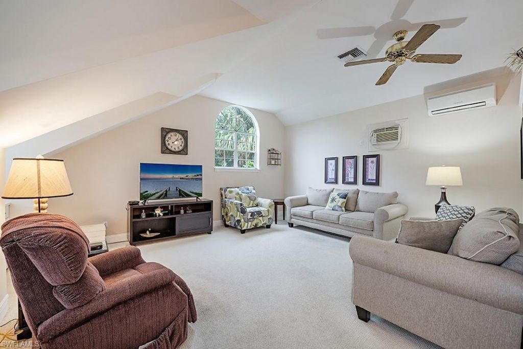 5070 Palmetto Woods Dr, Naples, FL 34119 Photo