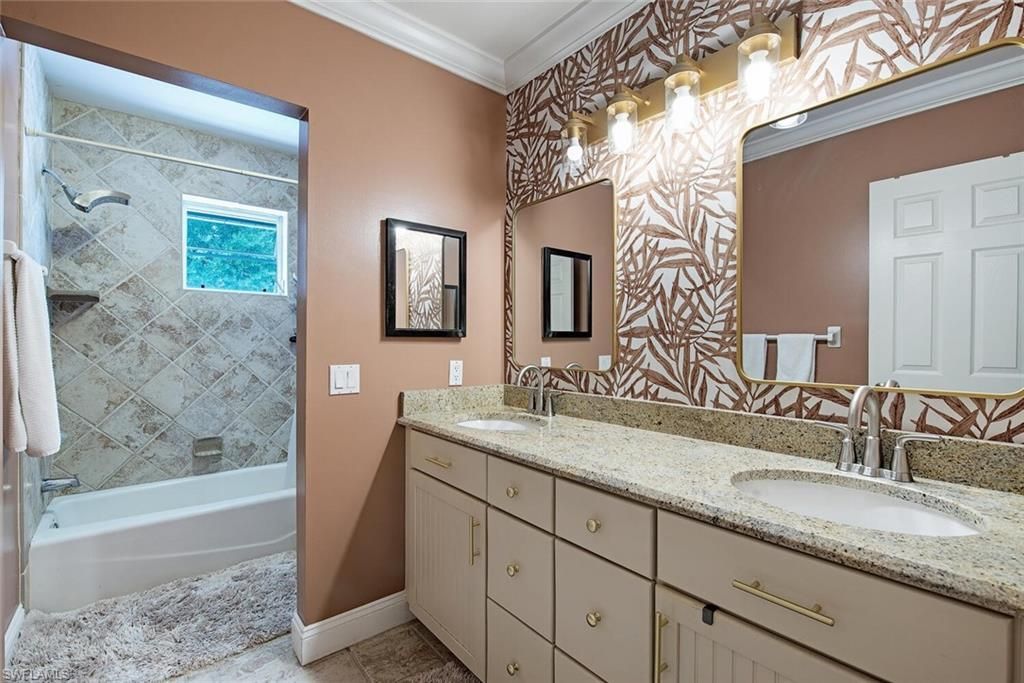 5070 Palmetto Woods Dr, Naples, FL 34119 Photo