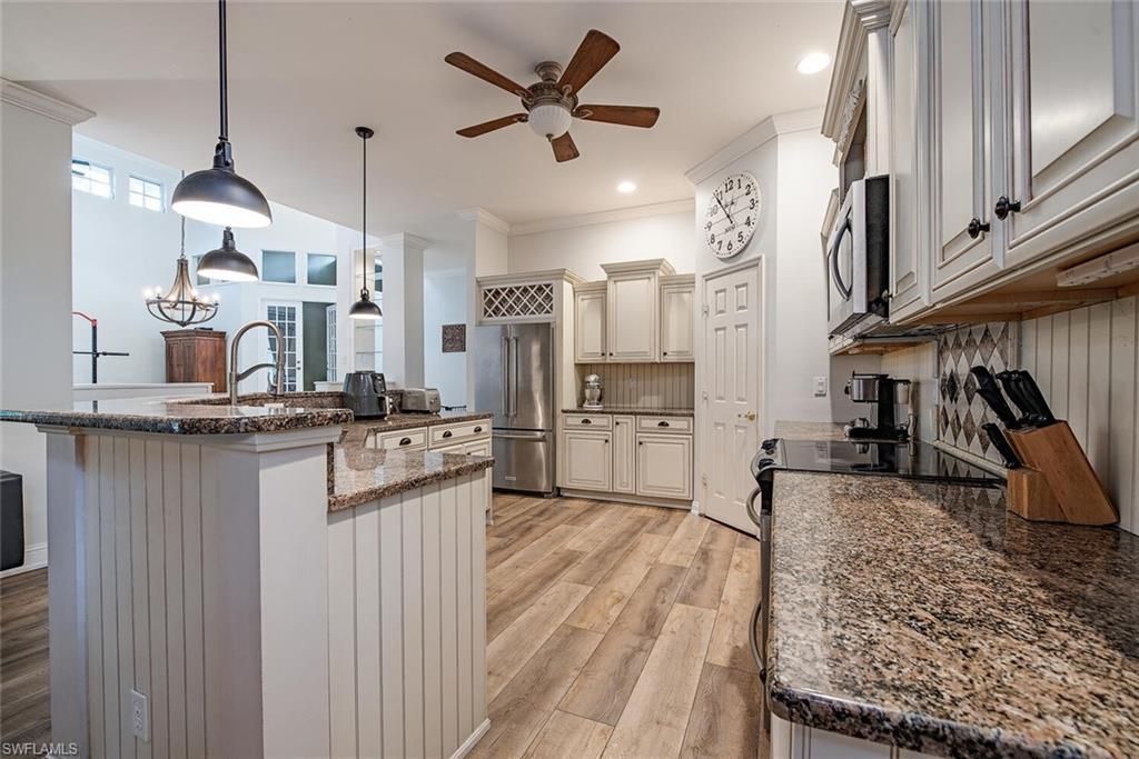 5070 Palmetto Woods Dr, Naples, FL 34119 Photo