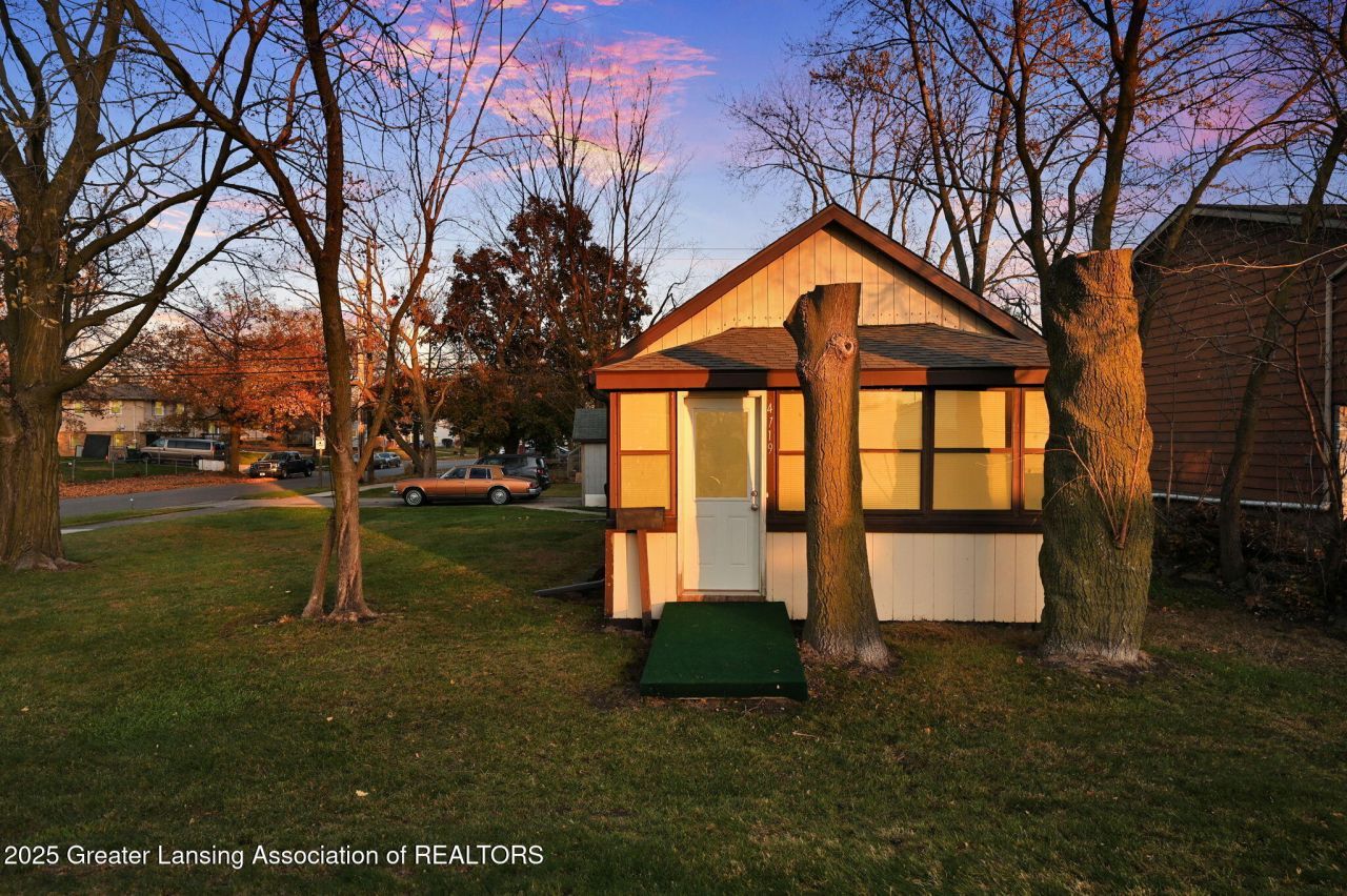 4719 S Pennsylvania Avenue, Lansing, MI 48910 Main Photo