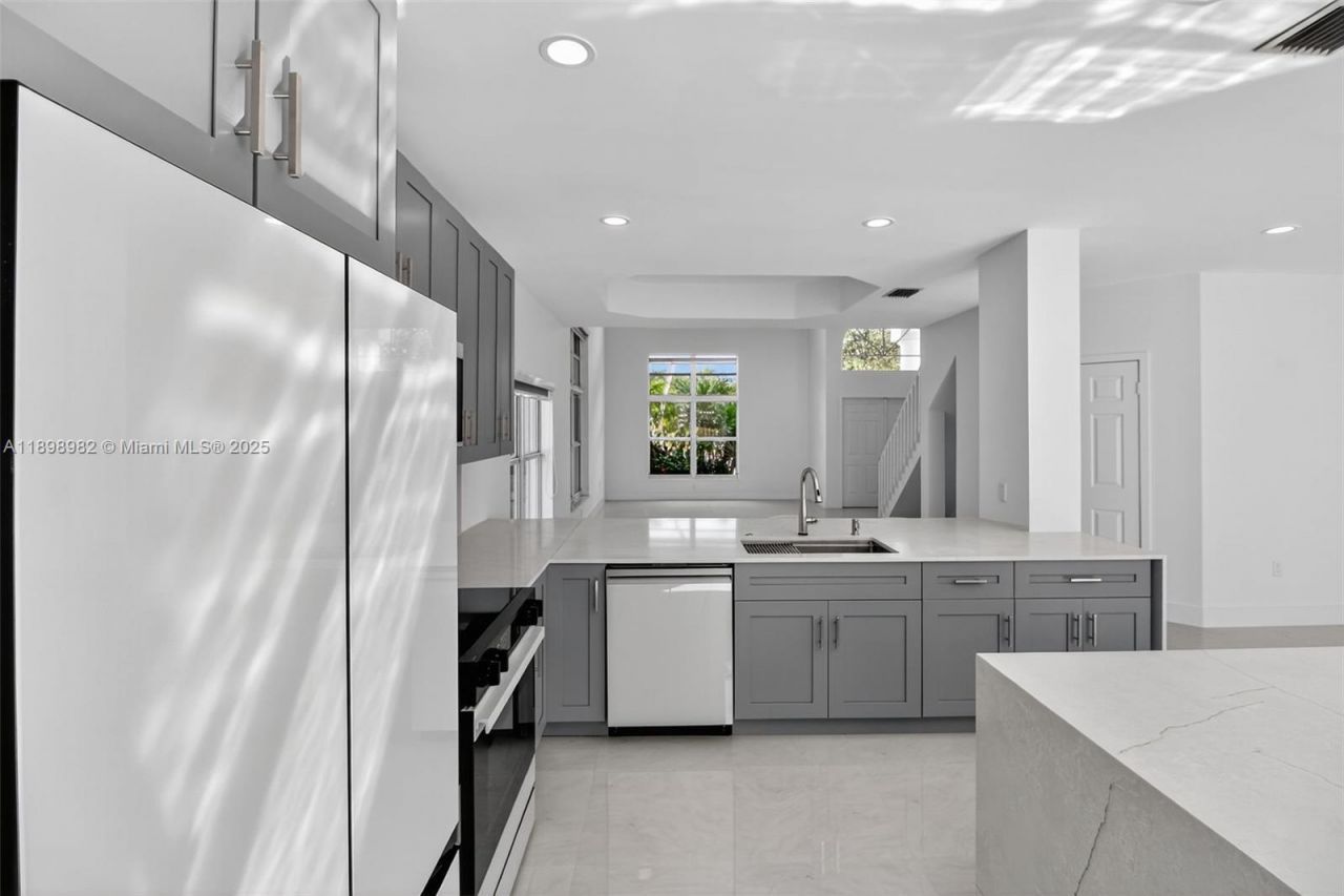 11244 NW 58th Ter, Doral, FL 33178 Photo