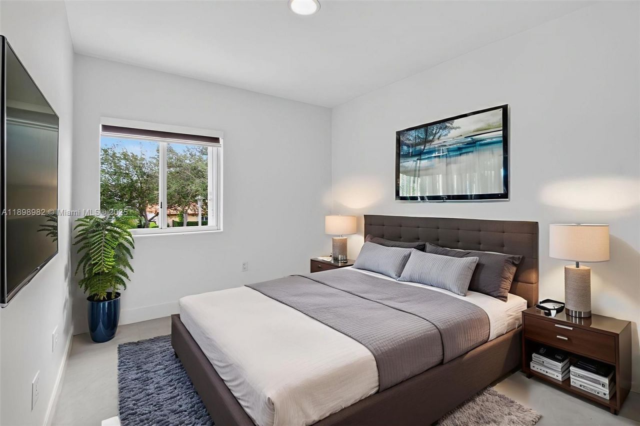 11244 NW 58th Ter, Doral, FL 33178 Photo