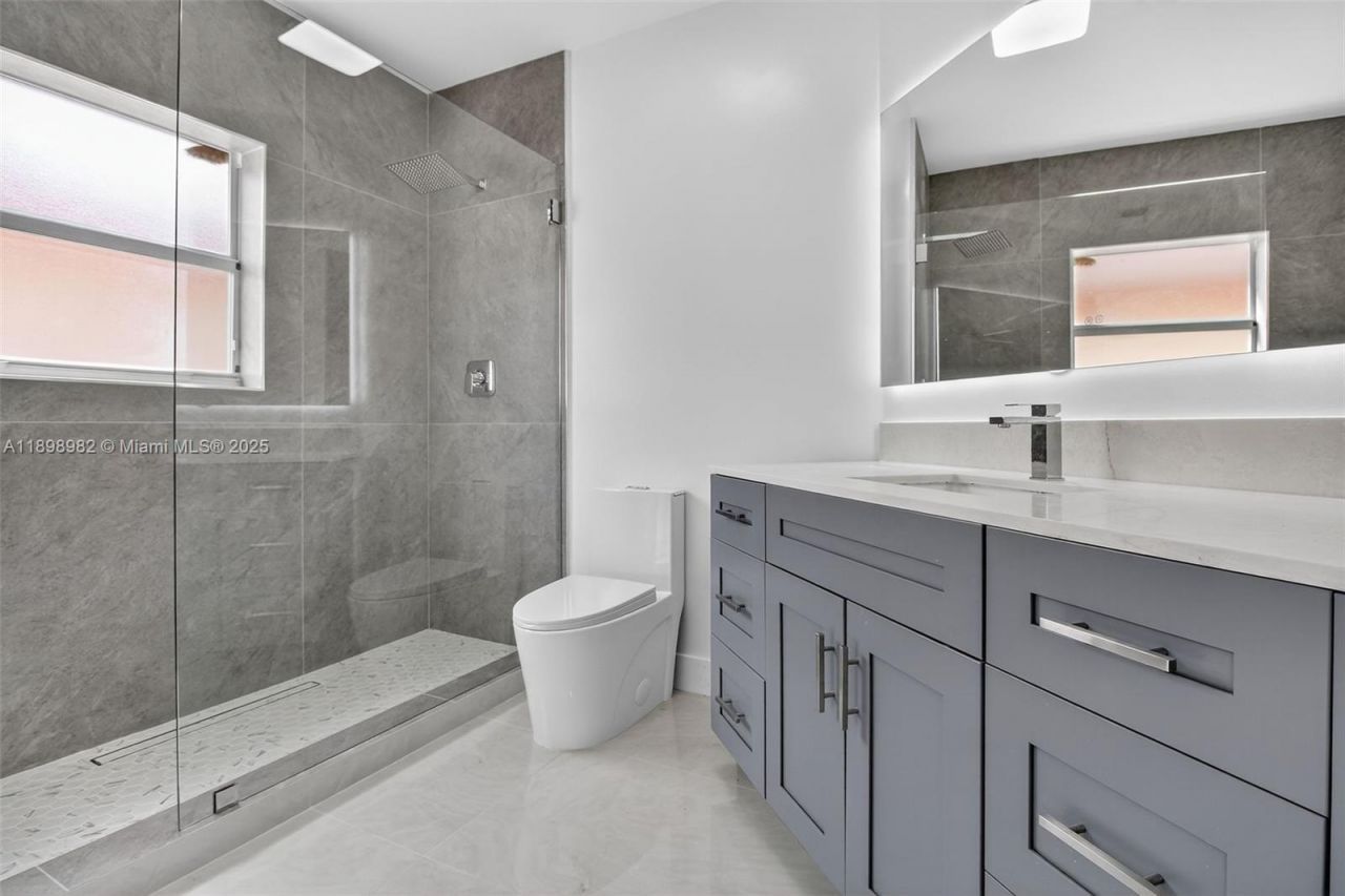 11244 NW 58th Ter, Doral, FL 33178 Photo