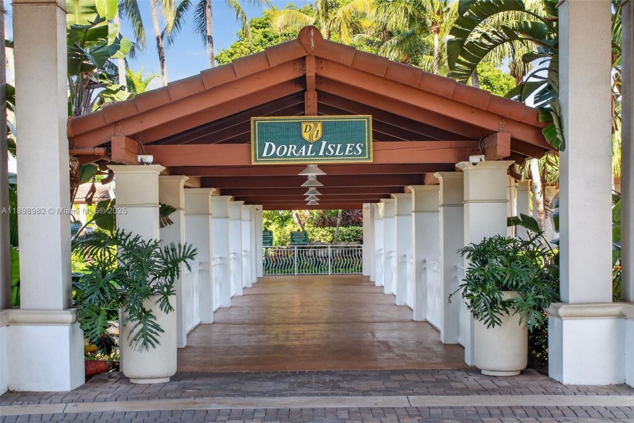 11244 NW 58th Ter, Doral, FL 33178 Photo