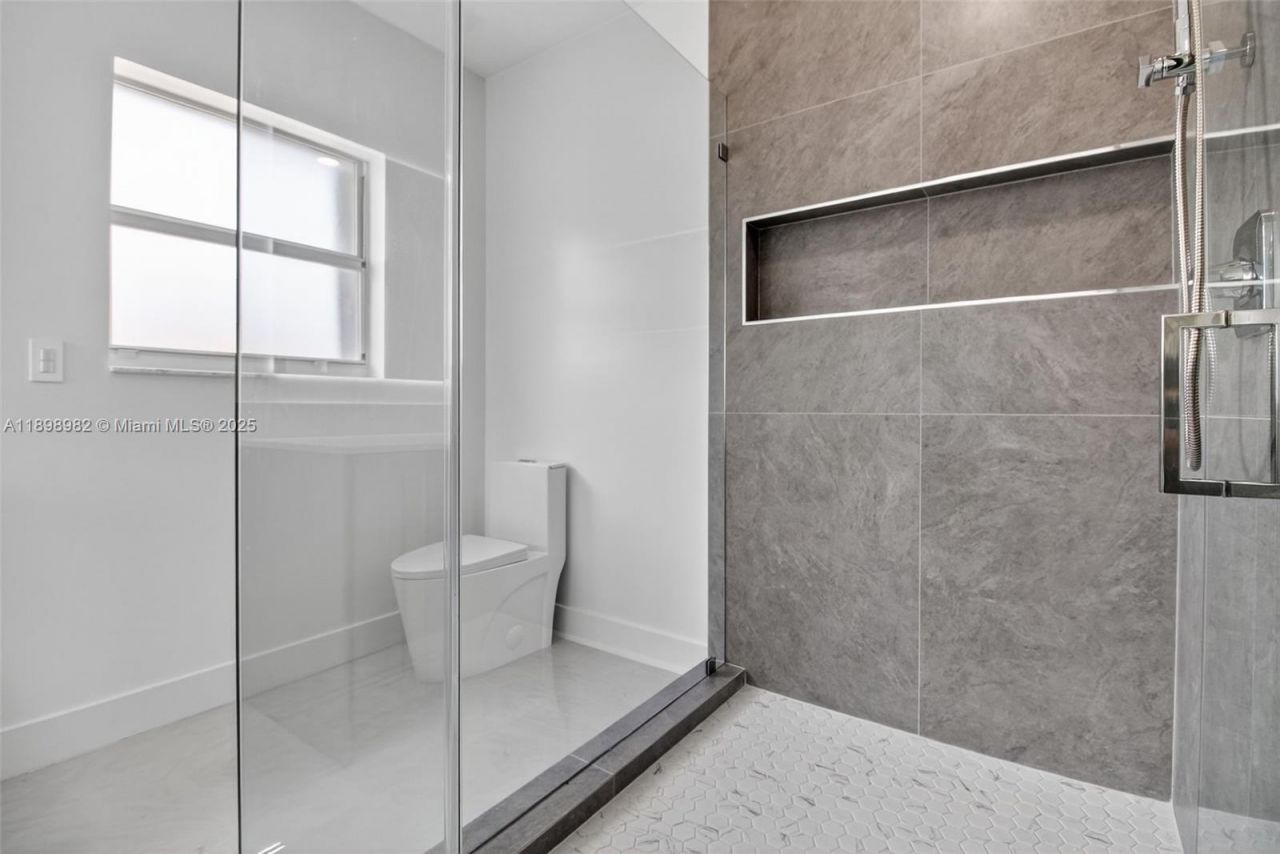 11244 NW 58th Ter, Doral, FL 33178 Photo