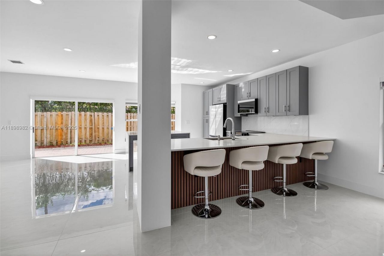 11244 NW 58th Ter, Doral, FL 33178 Photo