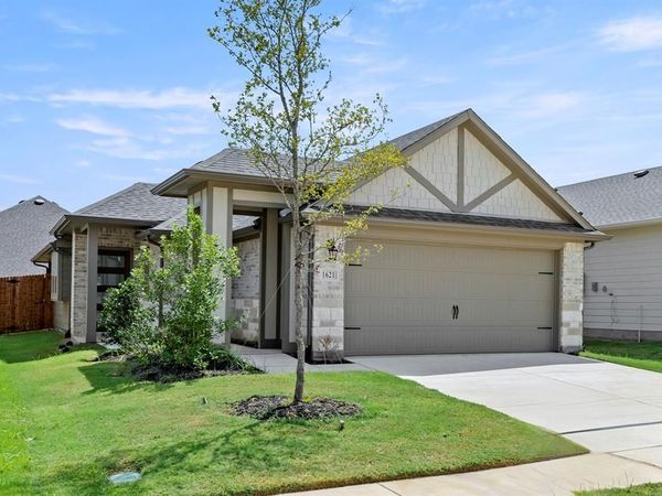 1621 Meadow Crest, Aubrey, TX 76227