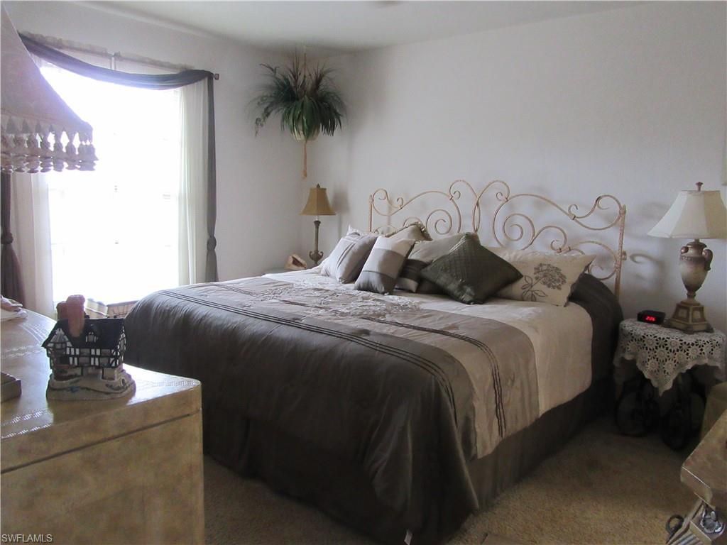 600 Neapolitan Way, Unit 211, Naples, FL 34103 Photo