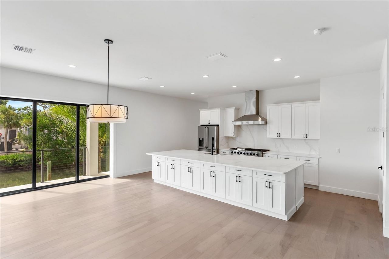 530 De Narvaez Drive, Longboat Key, FL 34228 Photo