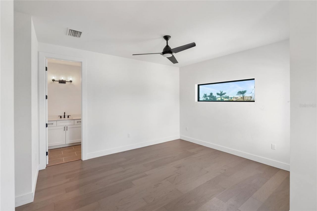 530 De Narvaez Drive, Longboat Key, FL 34228 Photo