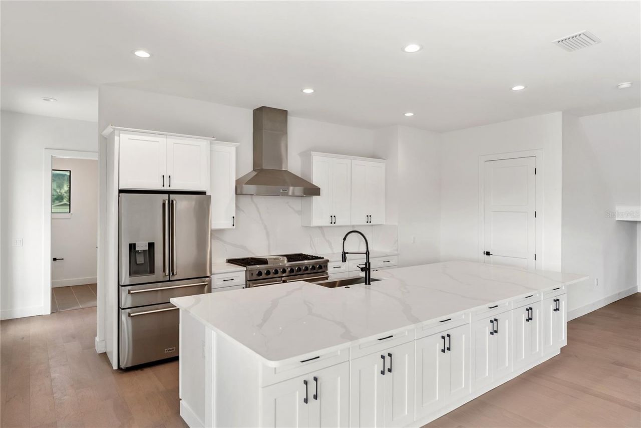 530 De Narvaez Drive, Longboat Key, FL 34228 Photo