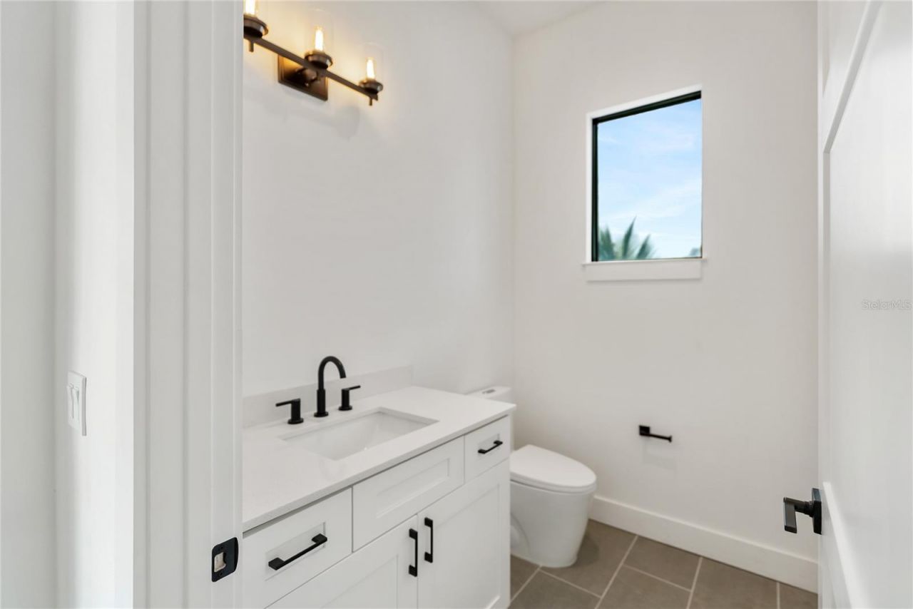 530 De Narvaez Drive, Longboat Key, FL 34228 Photo