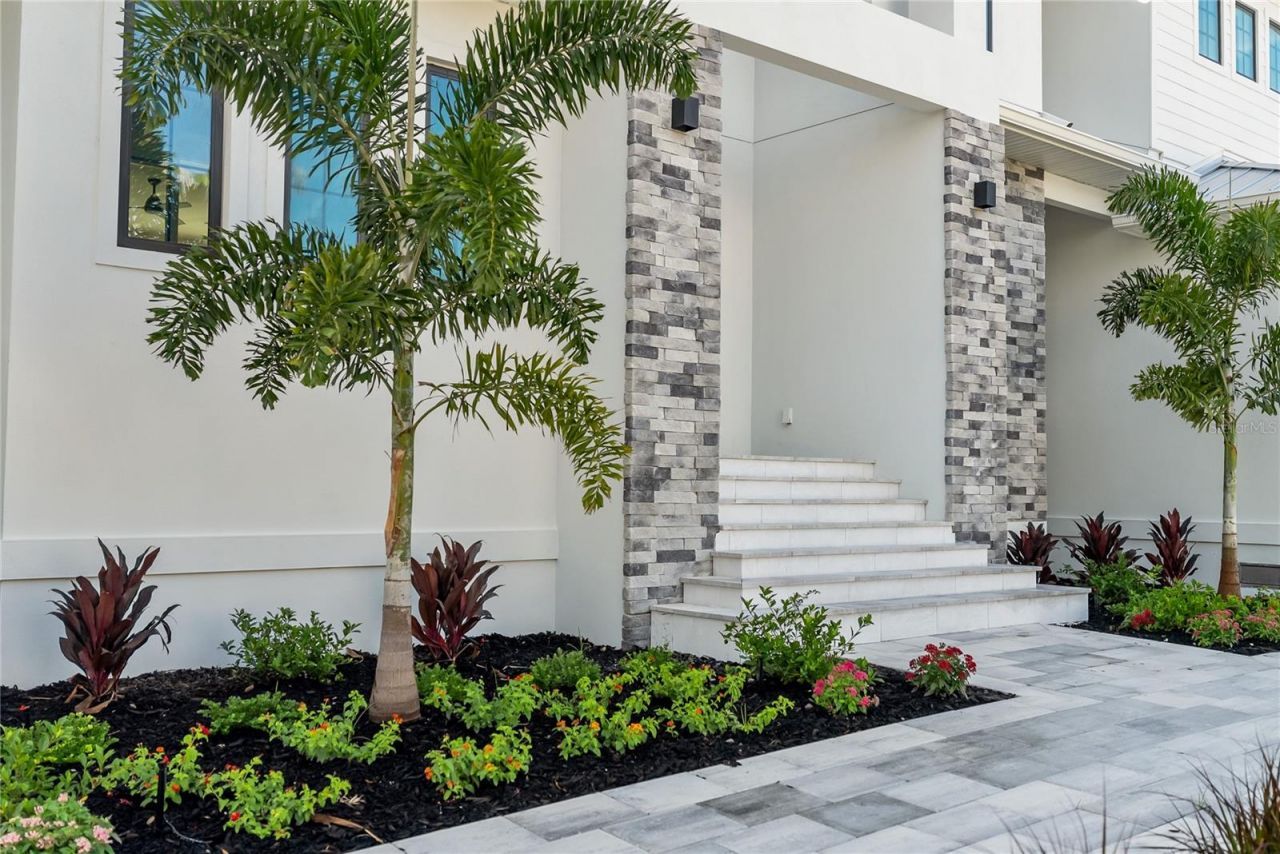 530 De Narvaez Drive, Longboat Key, FL 34228 Photo