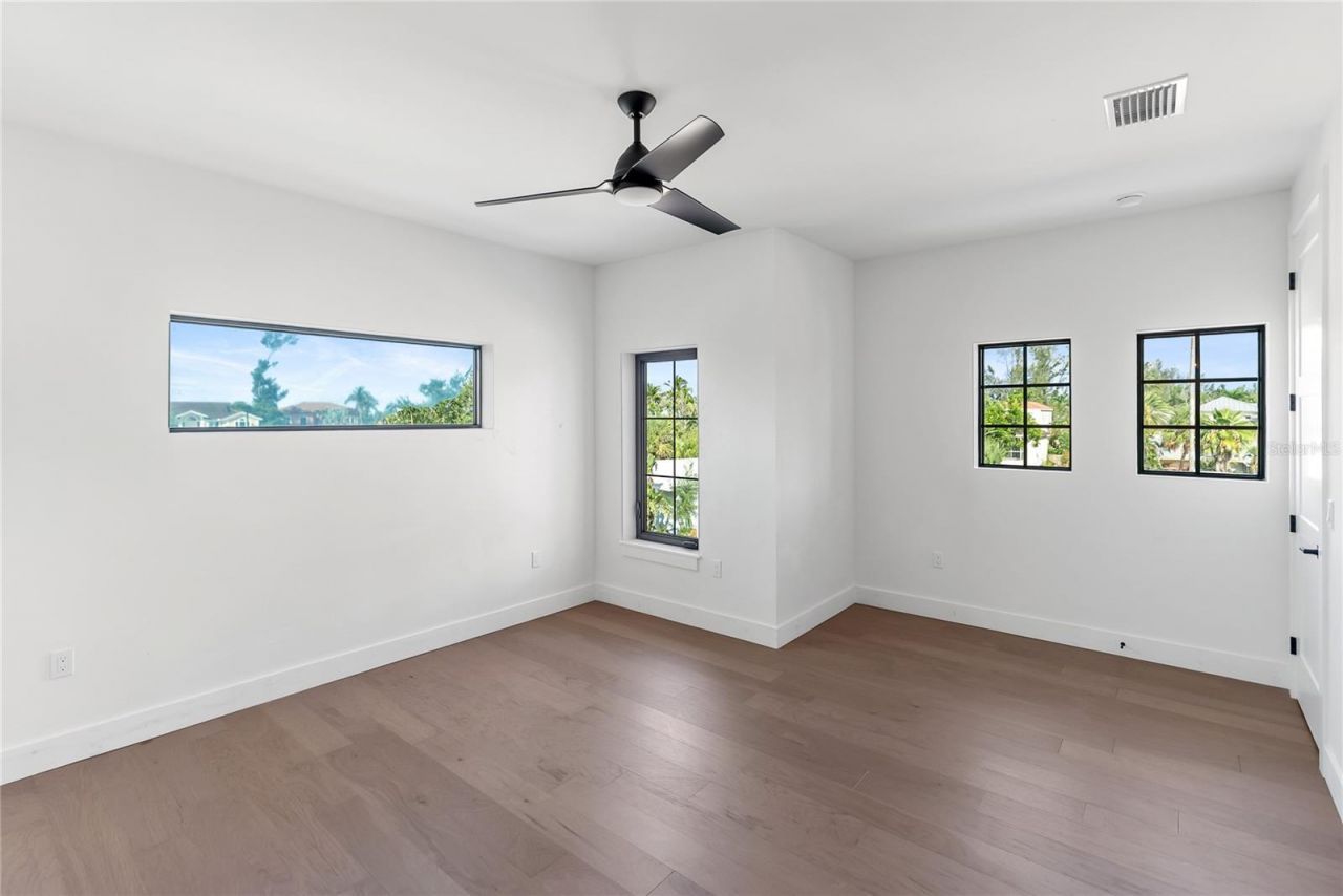 530 De Narvaez Drive, Longboat Key, FL 34228 Photo