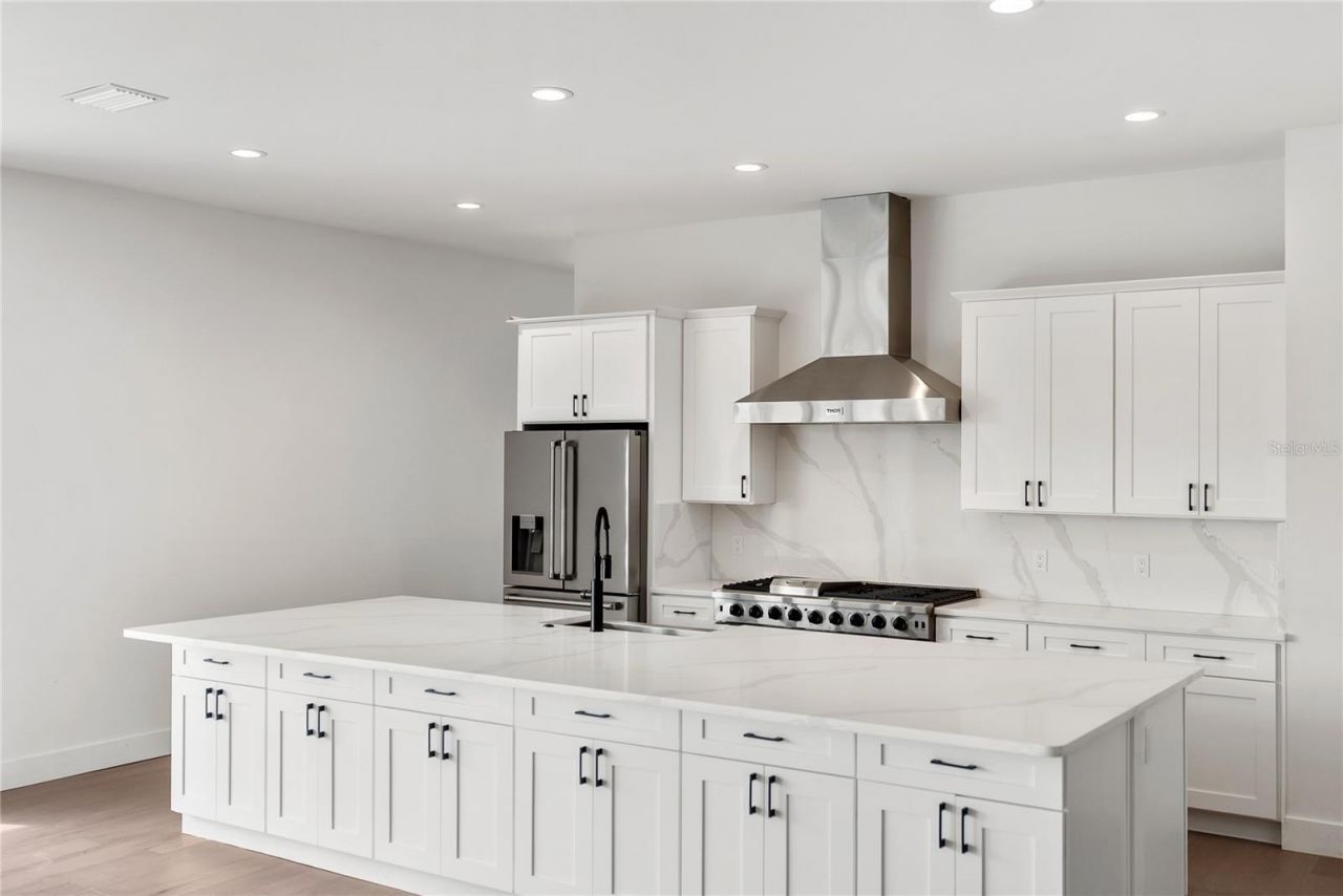 530 De Narvaez Drive, Longboat Key, FL 34228 Photo