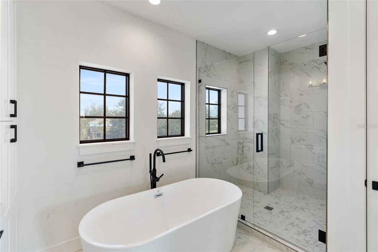 530 De Narvaez Drive, Longboat Key, FL 34228 Photo