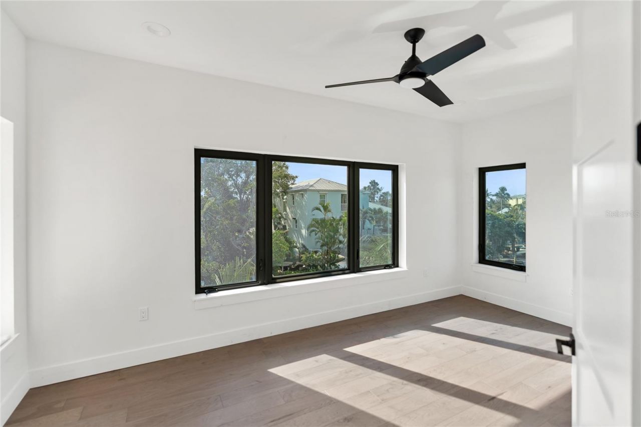 530 De Narvaez Drive, Longboat Key, FL 34228 Photo
