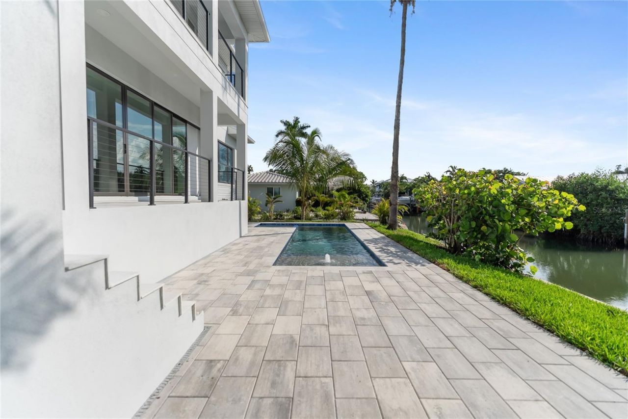 530 De Narvaez Drive, Longboat Key, FL 34228 Photo