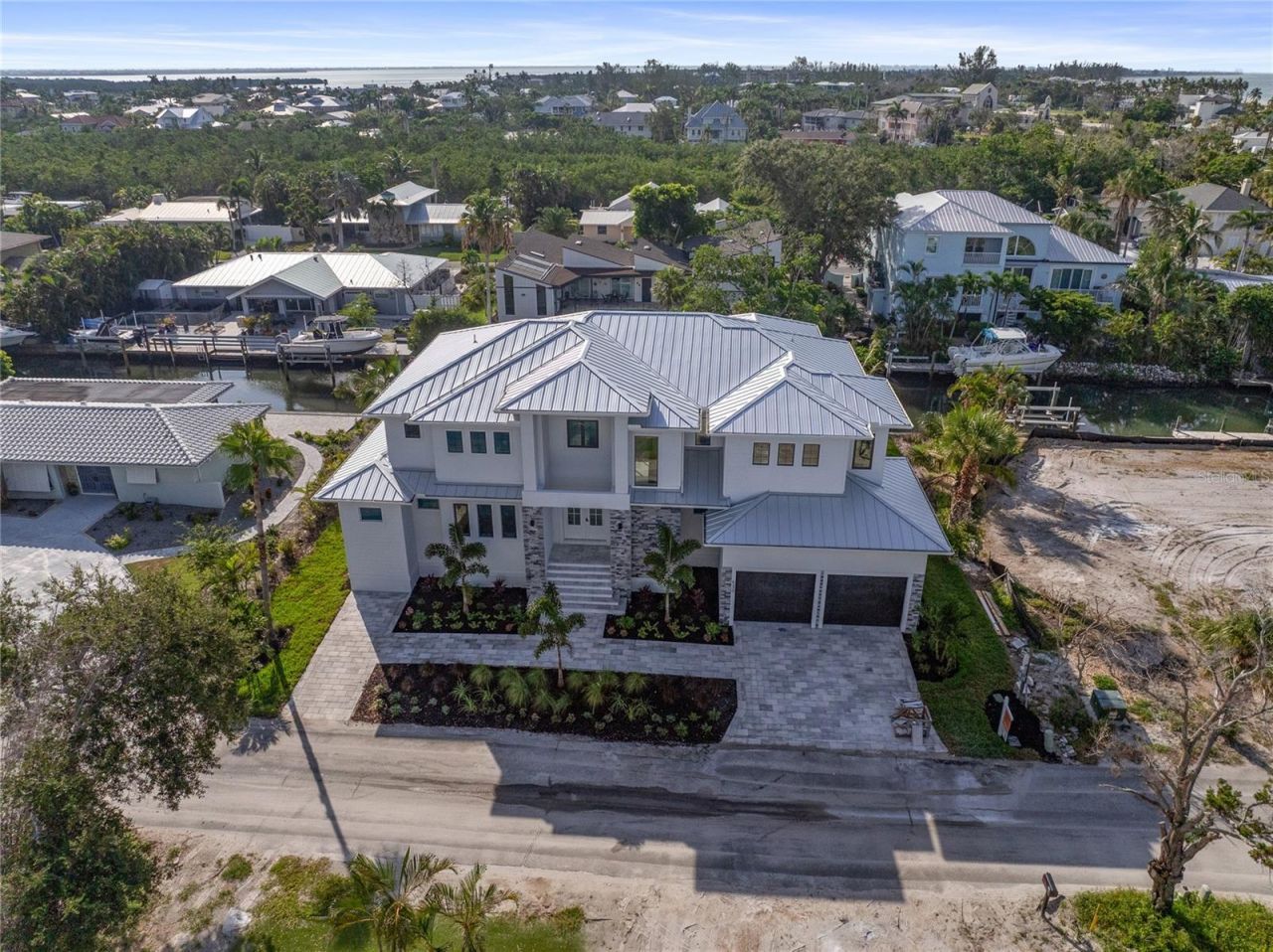 530 De Narvaez Drive, Longboat Key, FL 34228 Photo