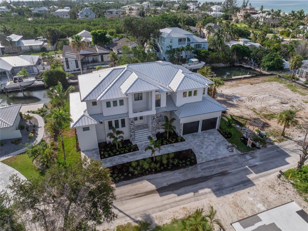 530 De Narvaez Drive, Longboat Key, FL 34228 Photo