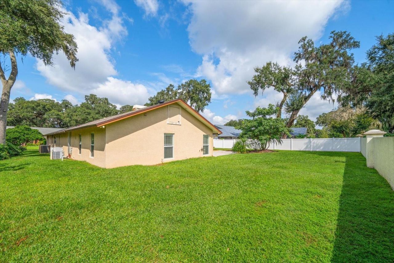 1105 Deer Run Place, Valrico, FL 33594 Photo