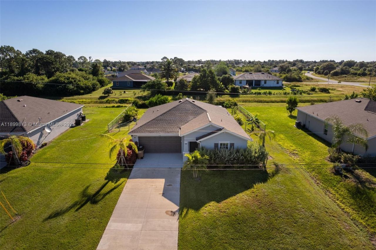 358 Pembroke St, Lehigh Acres, FL 33974 Photo