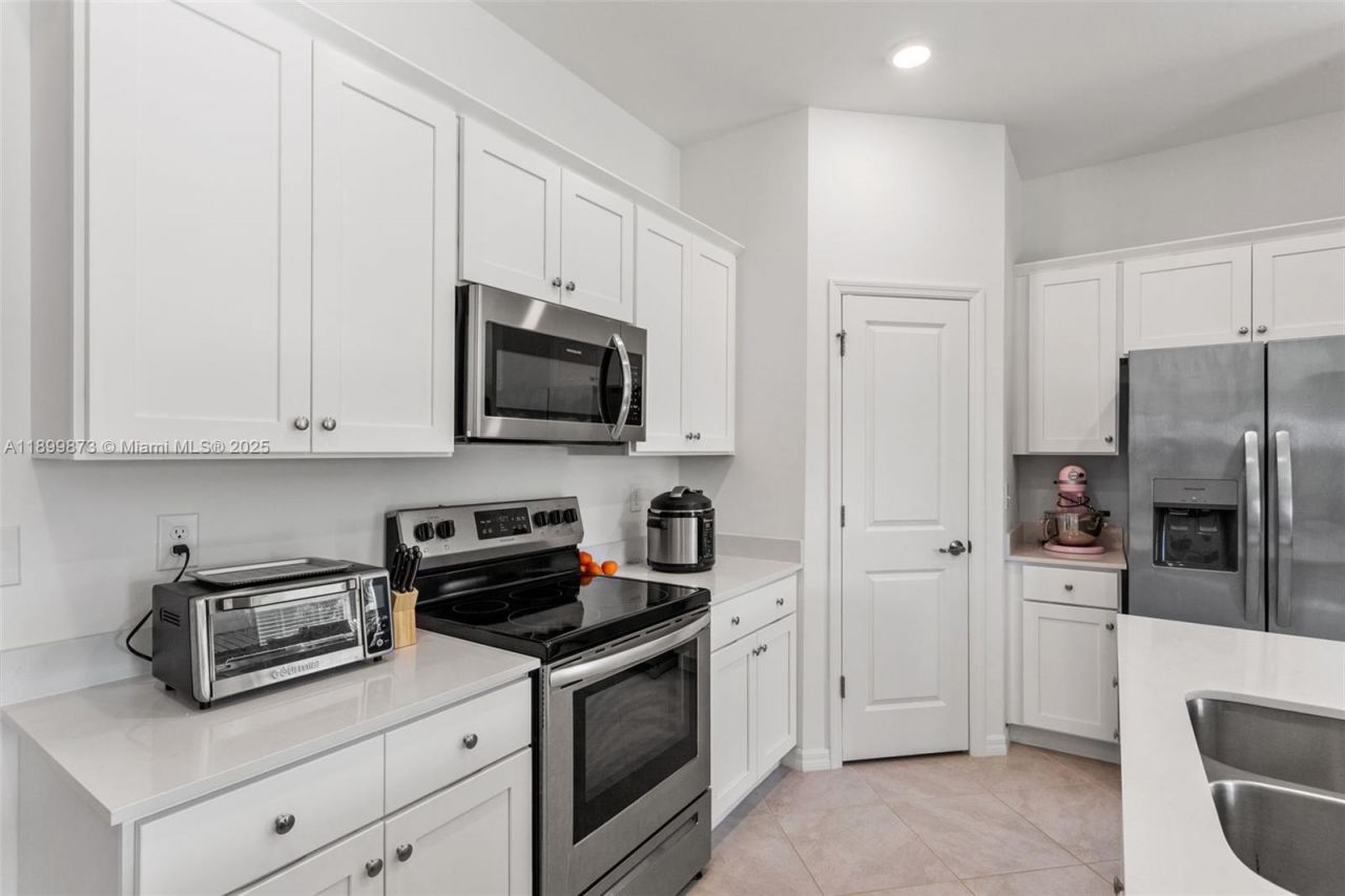 358 Pembroke St, Lehigh Acres, FL 33974 Photo