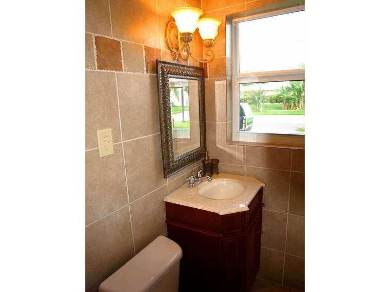 160 SE 12th Street, Pompano Beach, FL 33060 Photo