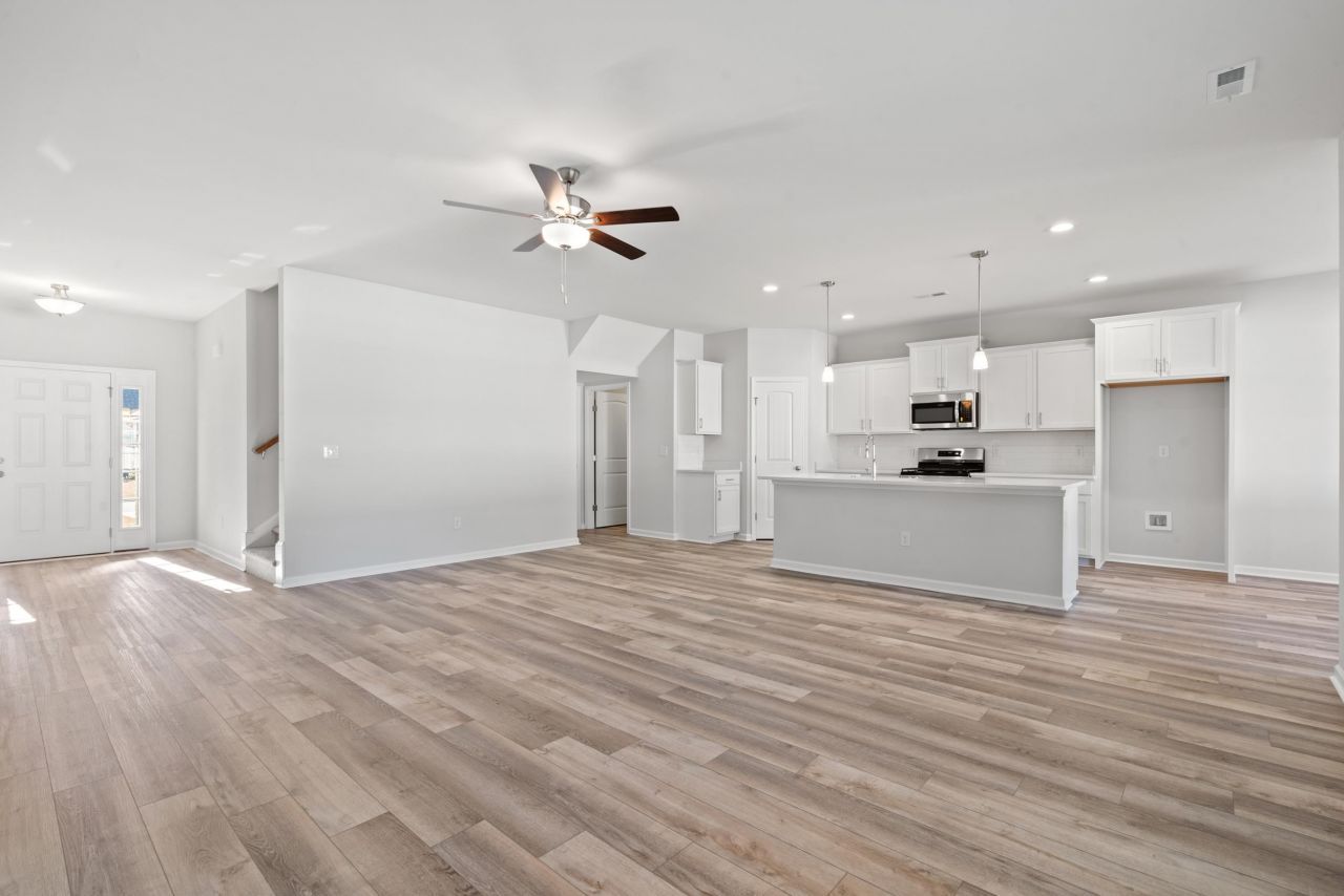 471 Lifestyle Court Photo 3