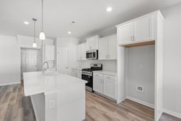 471 Lifestyle Court photo 4