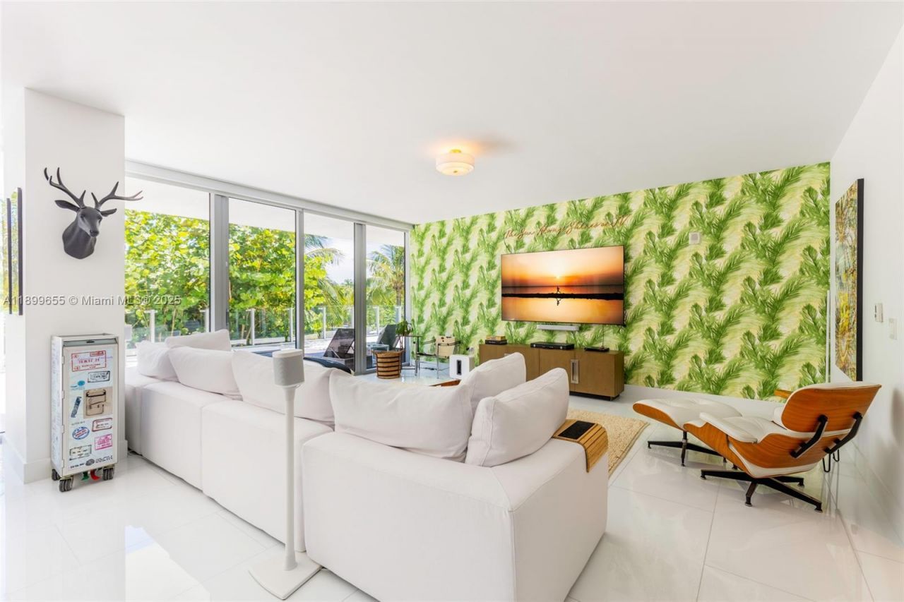 1 Collins Ave, Unit 207, Miami Beach, FL 33139 Photo