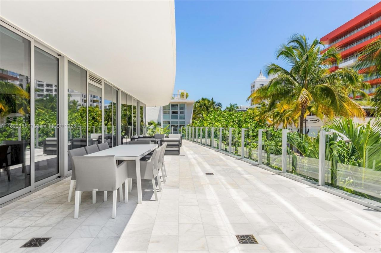 1 Collins Ave, Unit 207, Miami Beach, FL 33139 Photo