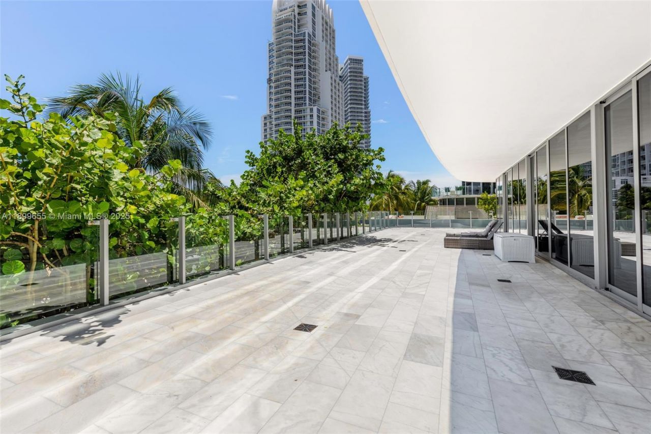 1 Collins Ave, Unit 207, Miami Beach, FL 33139 Photo