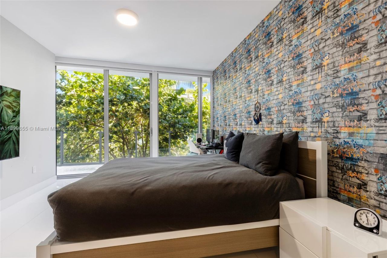 1 Collins Ave, Unit 207, Miami Beach, FL 33139 Photo