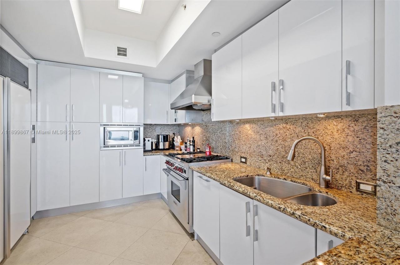 17875 Collins Ave, Unit 702, Sunny Isles Beach, FL 33160 Photo