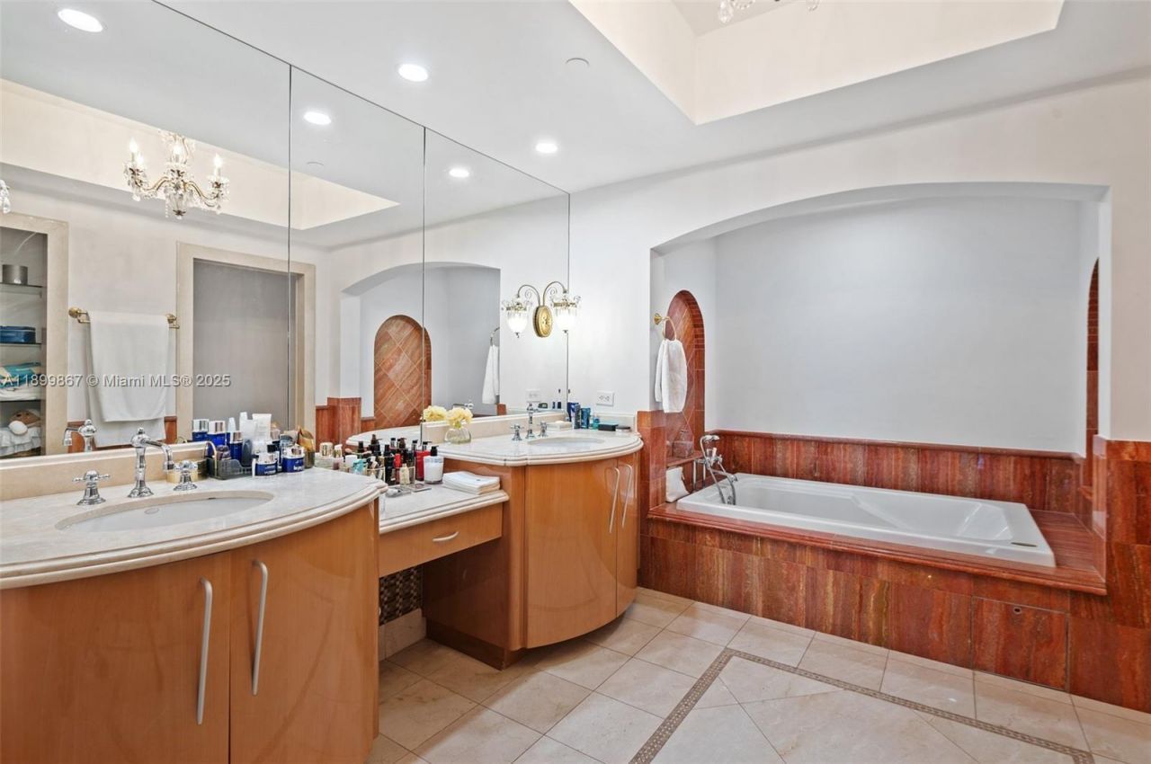 17875 Collins Ave, Unit 702, Sunny Isles Beach, FL 33160 Photo